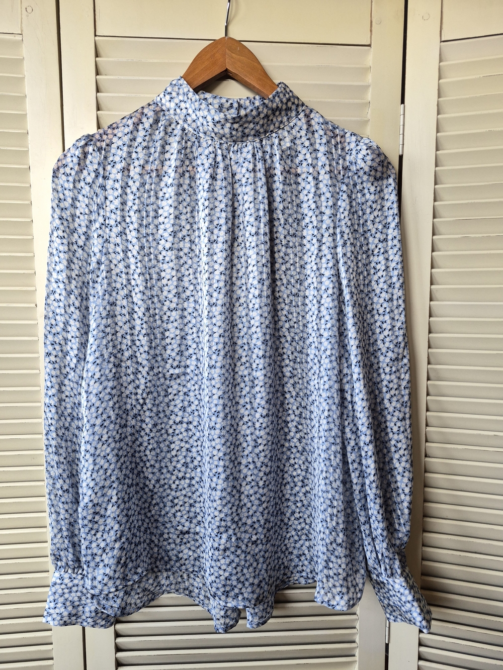 H&M Women's Sheer Light Blue Floral High-Neck Blouse Size Small